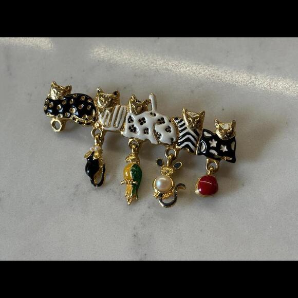 Vintage Charming Cat-Themed Brooch with Dangling Charms - Picture 3 of 5